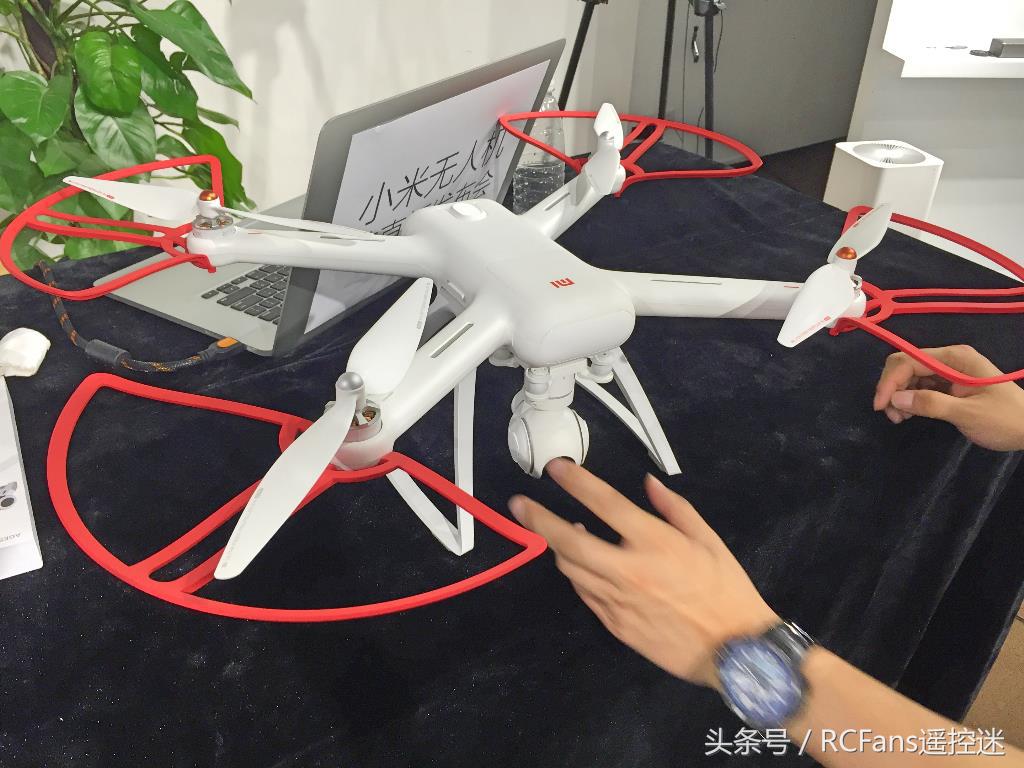 小米米兔无人机说明书,米兔遥控小飞机开箱