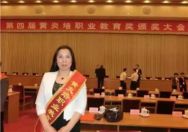 「龙江职教故事」第二职业中学校长兼*党**支部书记王洪霞