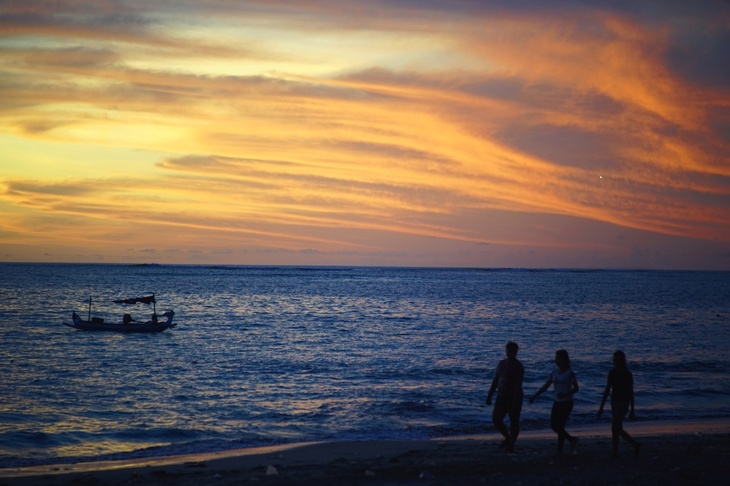 佳能新款全画幅专业微单eosr,佳能全画幅微单eosr5