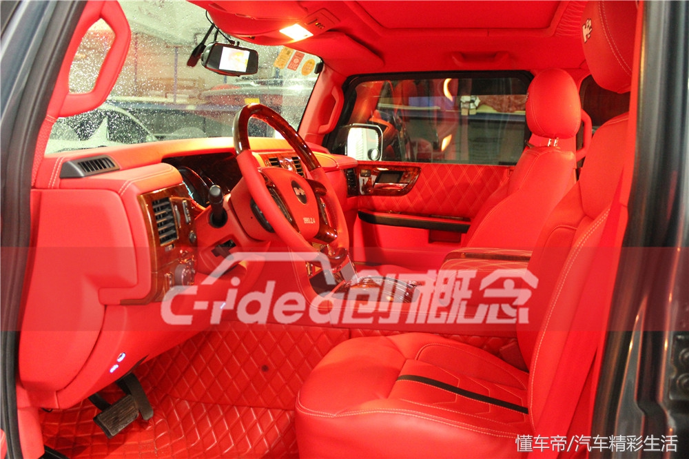 悍马H2顶级改装内饰,悍马h2内饰大屏幕