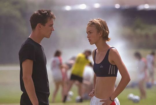 为什么平胸的女生都这么好看,平胸的妹子怎么改变