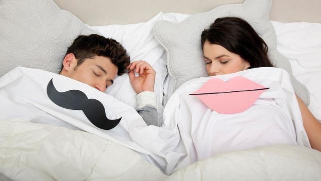 乙肝传播途径有哪些用餐会传染,乙肝性传播是怎么传染的