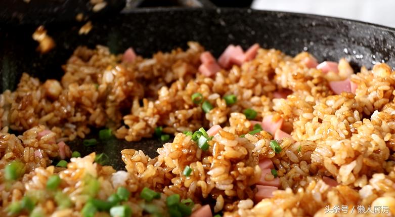 自己在家做好吃的咖喱蛋包饭,网红咖喱蛋包饭上面可加哪些酱