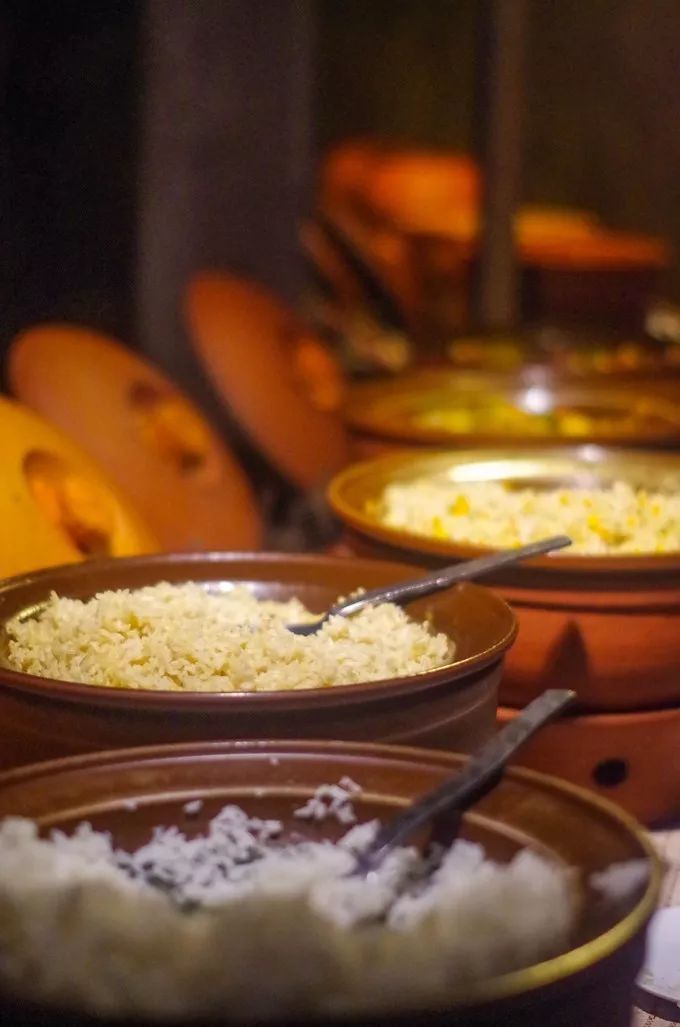 衣冠不整恕不招待厨师,衣冠不整不让进的饭店