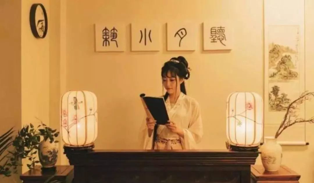 90后中国姑娘，在澳洲街美哭外媒