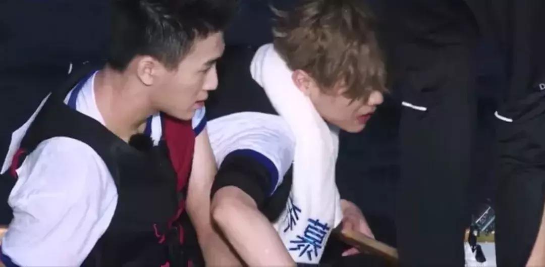 和TFboys年纪相仿的他，C位出道后热衷公益，网友：他会红