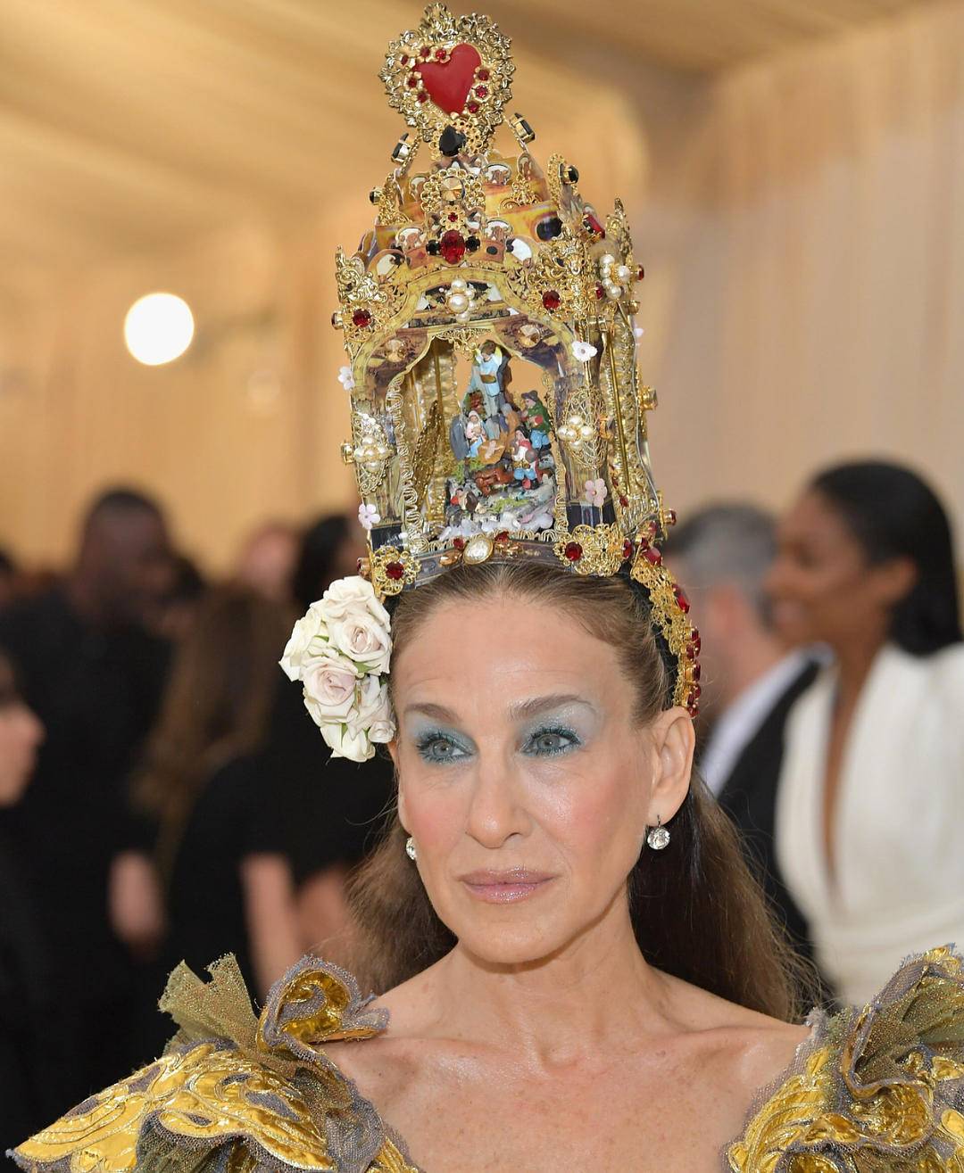 用十件宗教作品告诉你Met Gala上演的“帽子戏法”的神秘隐喻