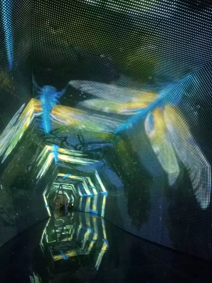 美！梦幻时光隧道惊现广州，穿越星际不是梦，重点还免费！