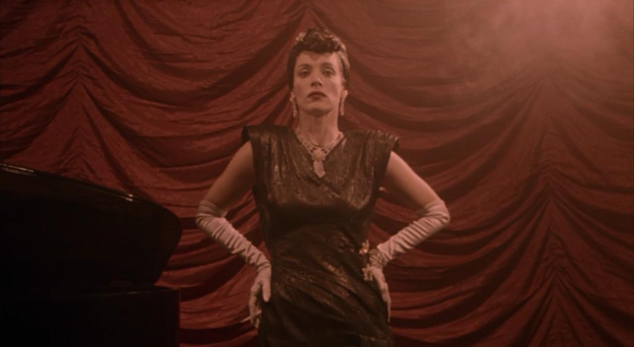 《蜘蛛女之吻》：这部悲伤的同志电影浪漫得要死！