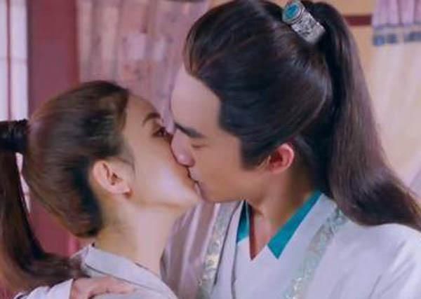 明星第一次拍吻戏怎么办,明星们拍吻戏怎样防止尴尬情况