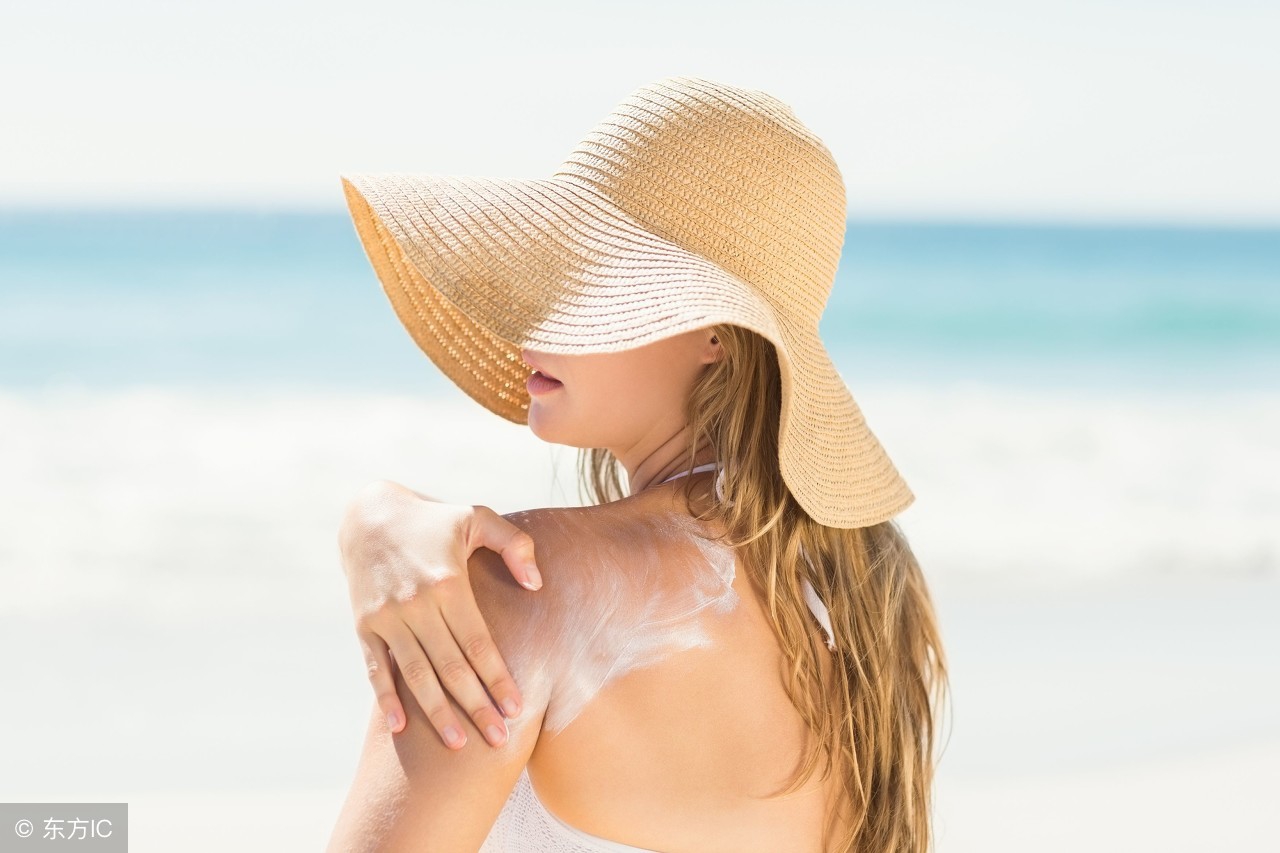 去比较明显颈纹的最快方法,比较深的颈纹最有效的方法