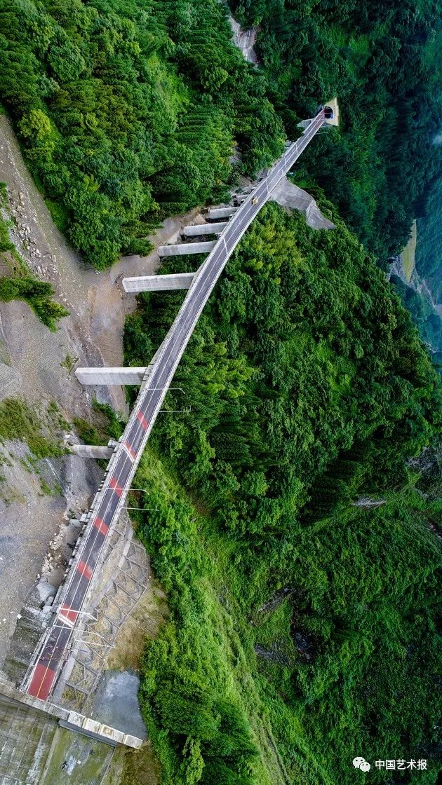 汶川大地震志愿者影集,汶川十年影像