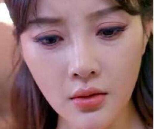 被双眼皮贴坑了的女星们,明星双眼皮李小璐