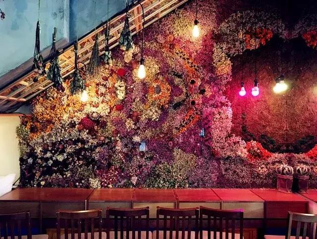 为喜欢自拍的小仙女打造的咖啡店！据说90%的韩国妹子都去打过卡