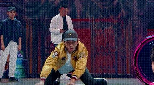 这就是街舞第一季冠军韩宇,韩宇街舞大赛冠军的表演