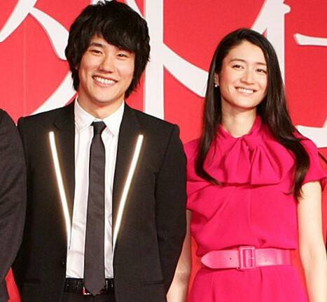 日本的女明星嫁给中国人,结过三次婚的日本女艺人