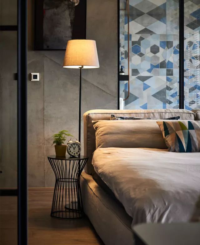 玻璃隔断节省空间,玻璃隔断能增加空间吗