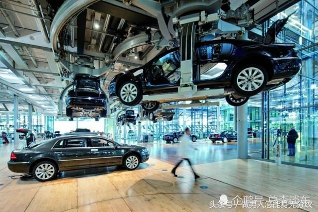 140万的辉腾到老家接新娘，却被当成桑塔纳