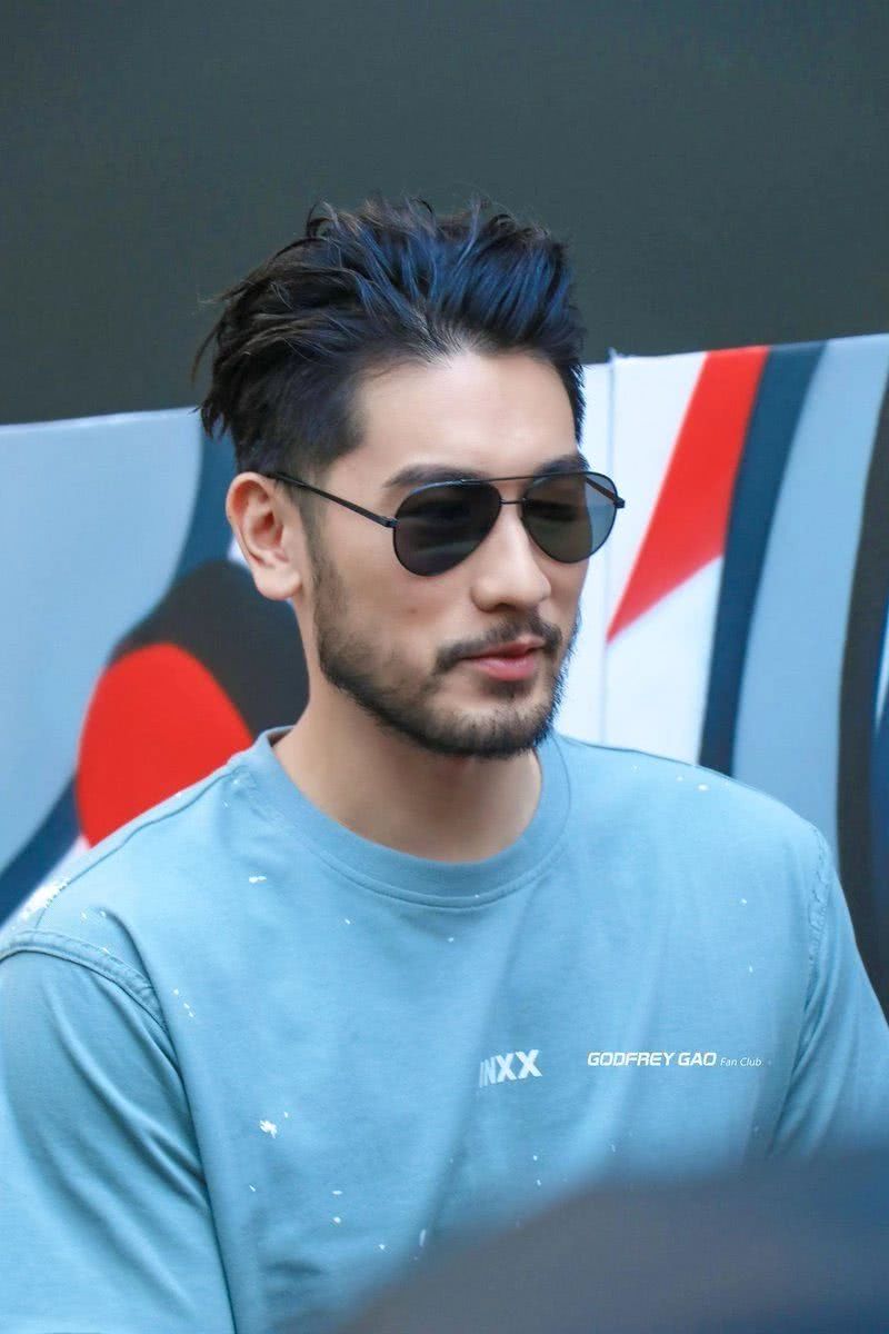 长得黑被嫌弃怎么回,长得黑被人骂怎么办呢