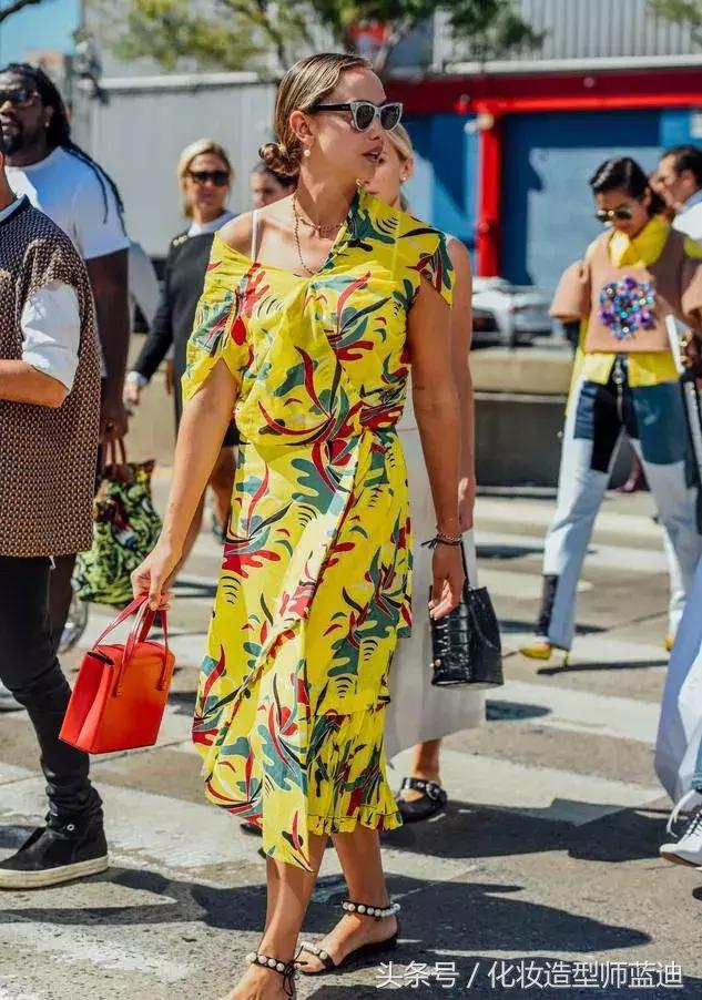 适合夏季的色彩穿搭,适合夏天的配色