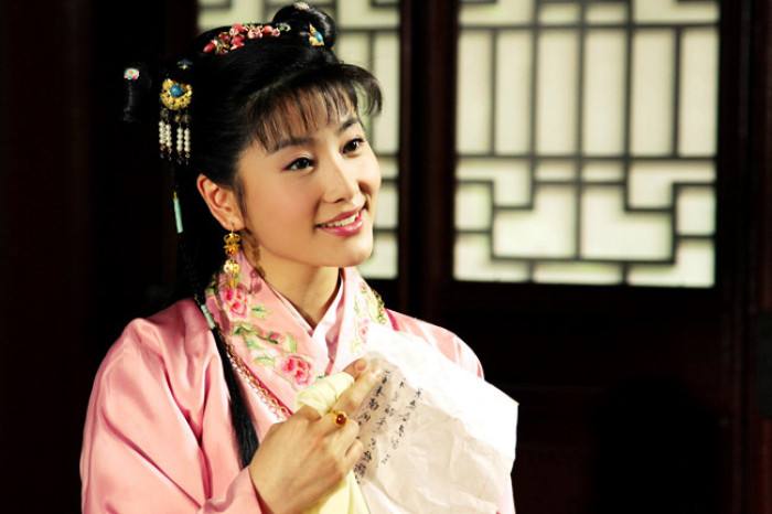 新红楼梦史湘云和林黛玉的关系,林黛玉与史湘云为什么差异那么多