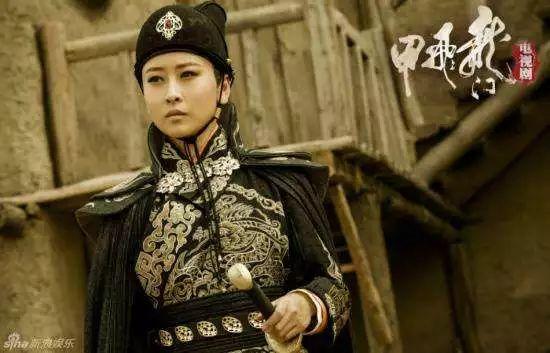 胸大无脑，嗲精附身，演坏女人成名的她居然还“真空照”上热搜了