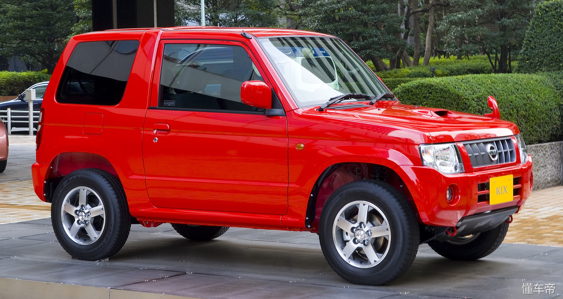 吉姆尼和帕杰罗mini,最新款帕杰罗mini