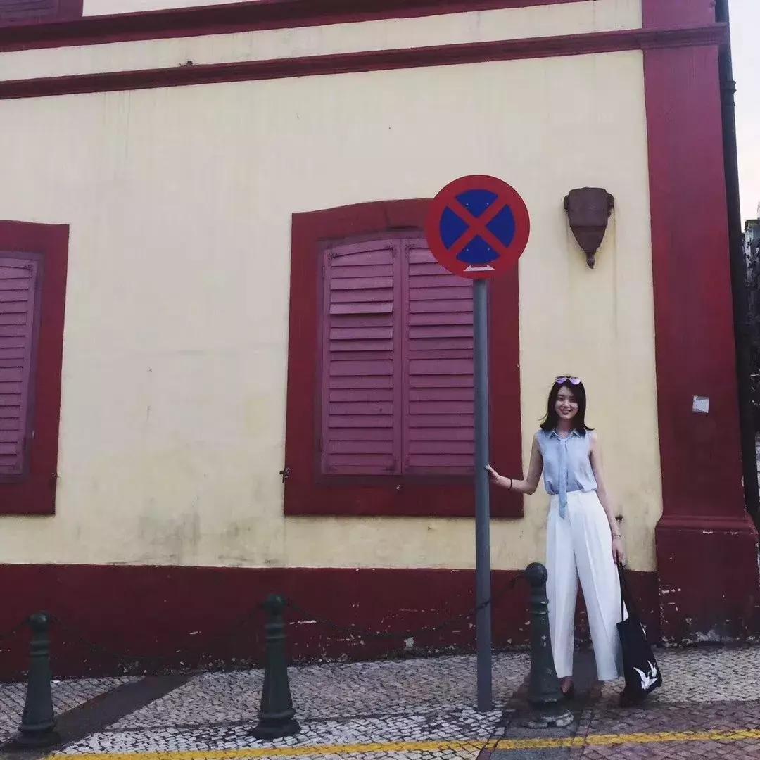 显瘦阔腿裤百搭秋季,最好穿的白色显瘦阔腿裤