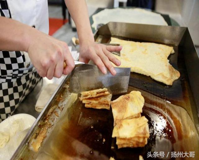 贵州吃的生猛美食,在贵州苗寨吃酸汤鱼