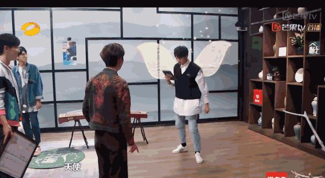 白敬亭魏大勋为什么叫山花兄弟,白敬亭和魏大勋山花组合