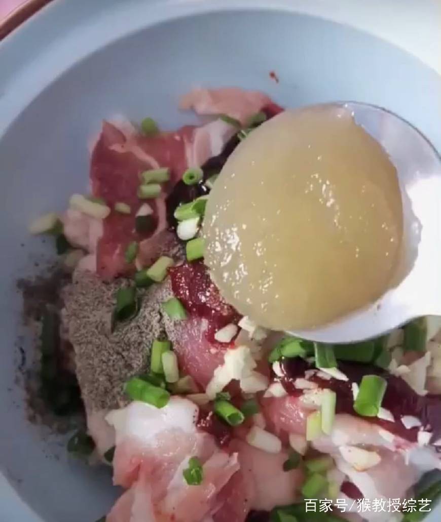 老东北美食韩式烤五花肉,韩国首尔街头美食韩式烤五花肉