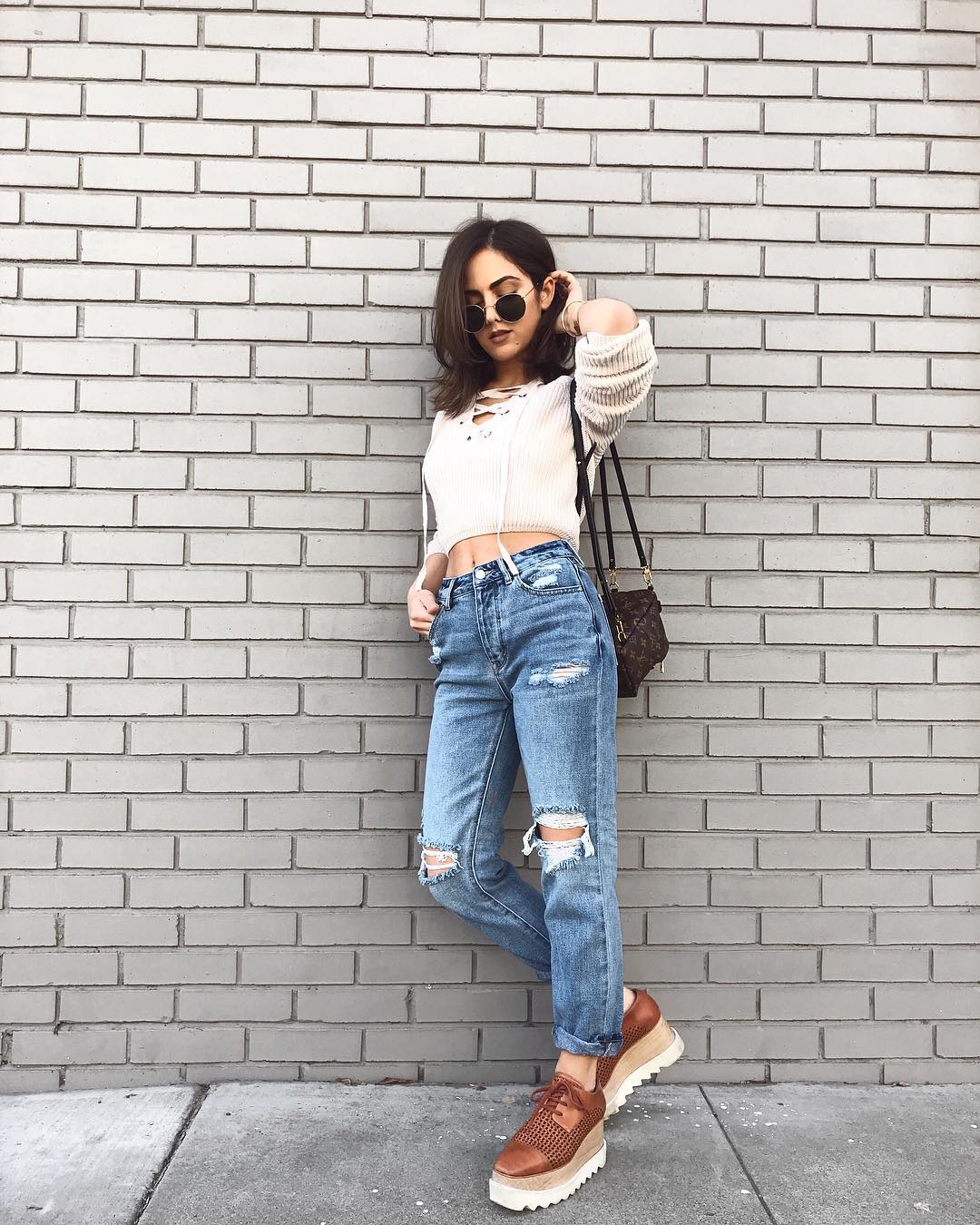 破洞牛仔裤的穿搭技巧学生党,破洞牛仔裤怎么穿搭新款