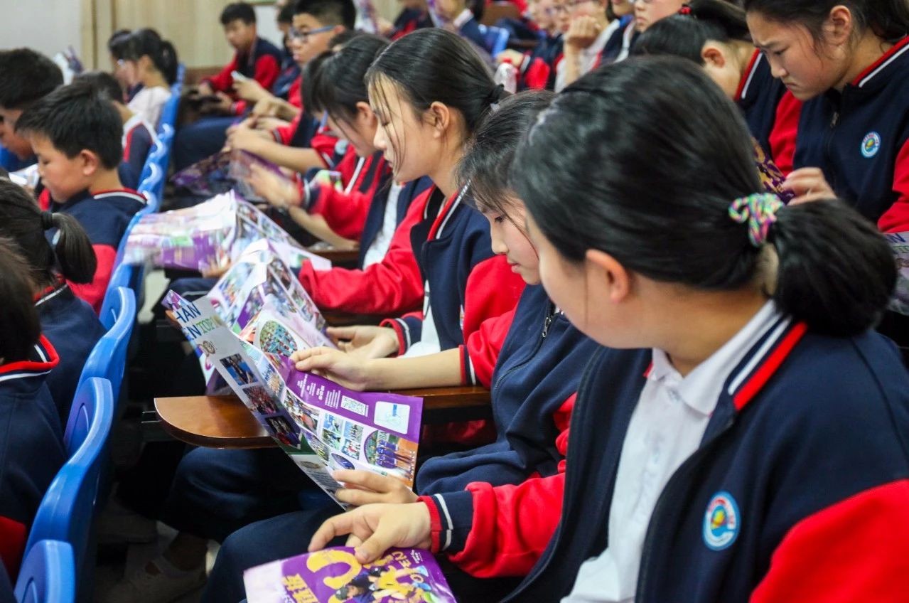 武网Young｜翻山越岭只为遇见你，武网球童校园宣讲再掀热潮！