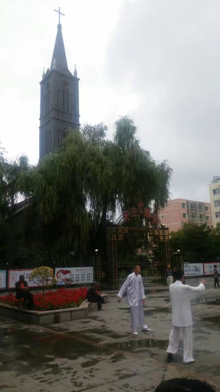 骑车旅游多少钱,骑自行车旅游吃住每天多少钱