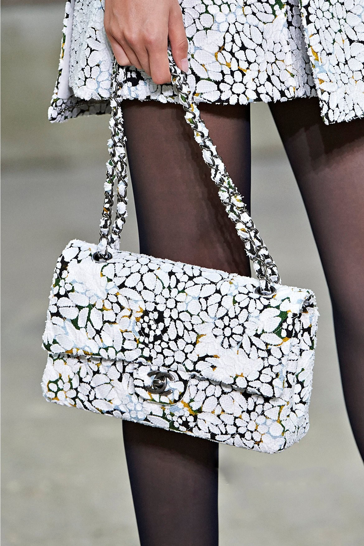 还在拎麻袋？NO！还不来一款in气十足的包包！