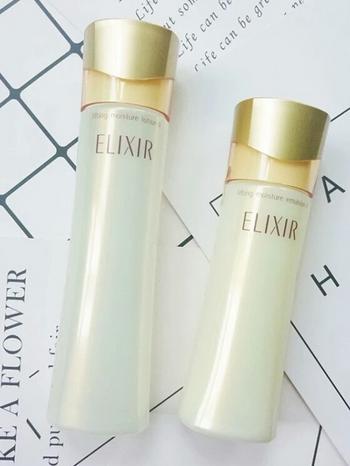 郁美净鲜奶乳液和浴后乳液哪个好,雅诗兰黛白胶乳液与胶原乳液区别