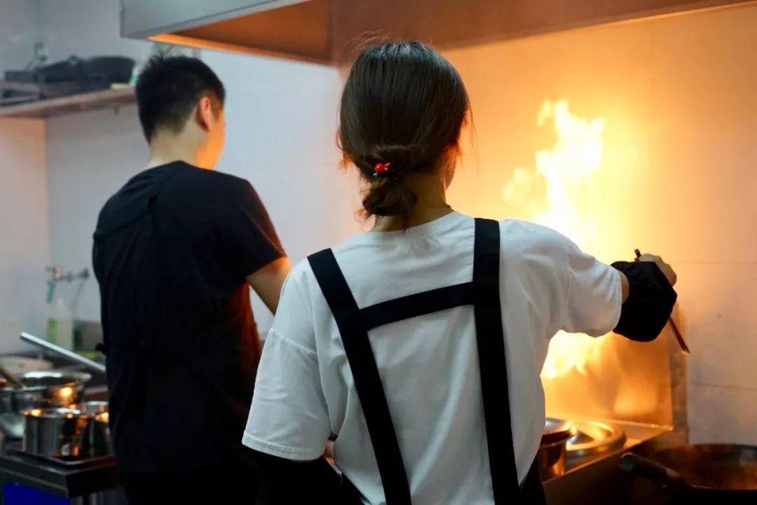 南京有一家古怪的面馆,南京最有名的肉丝面