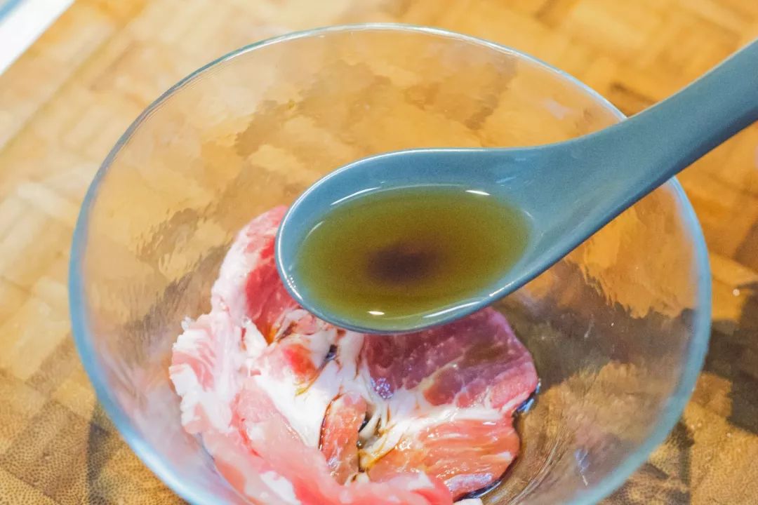 不用一分钱吃大餐,不用付钱就能吃鱼子酱