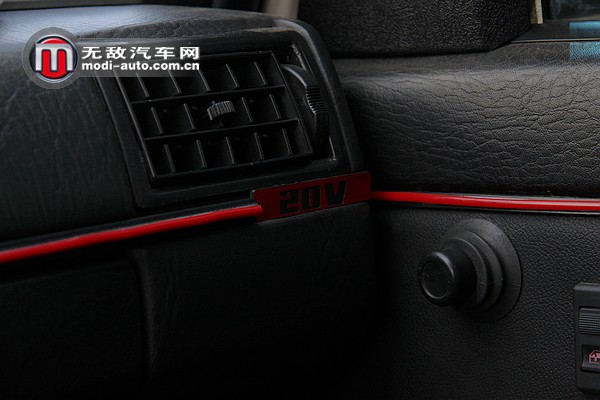 这个聚会里面没有一辆合法的车！