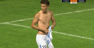 肖智为什么是红牌,肖智庆祝红牌