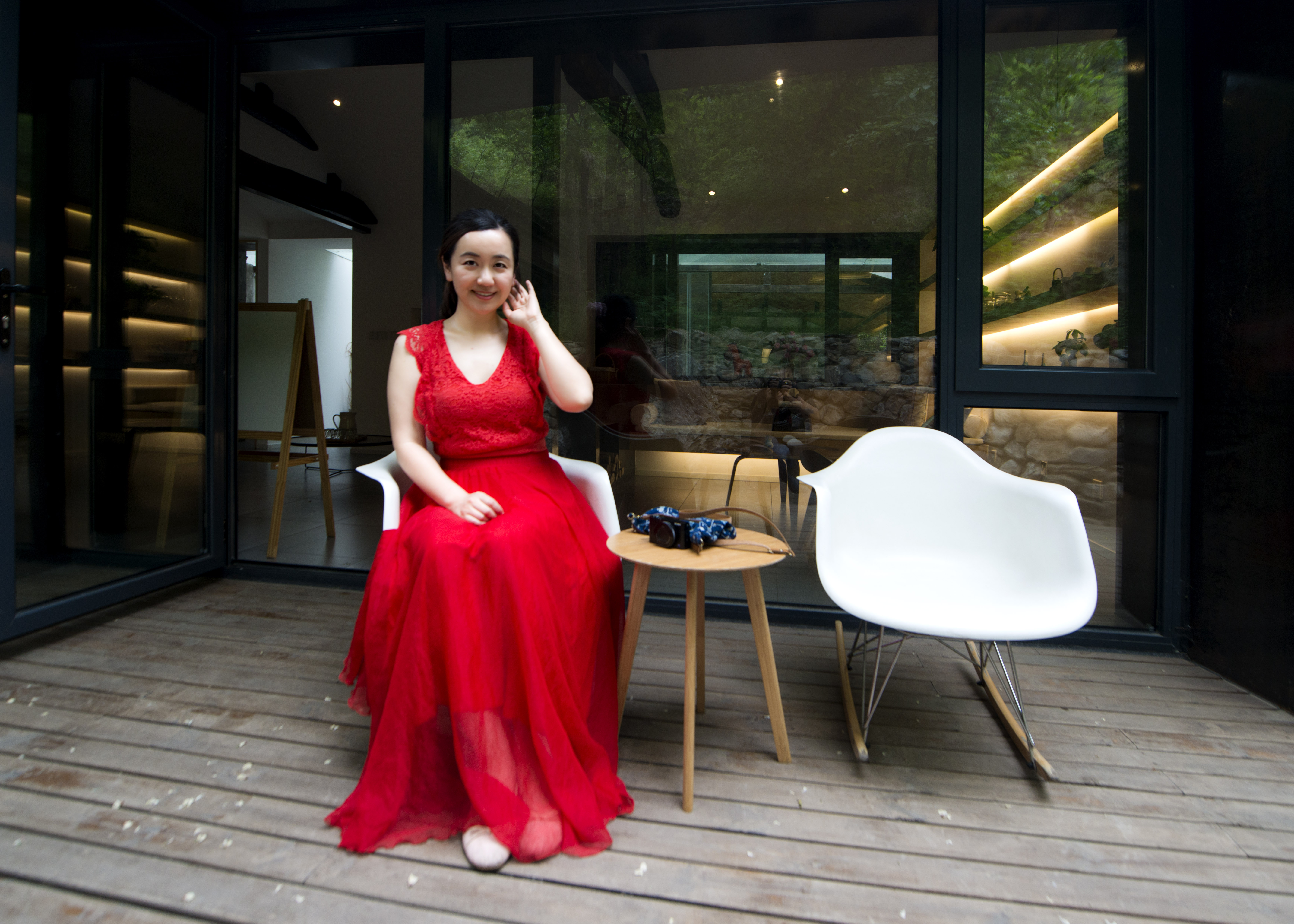 摘一簇黄栌花，把浪漫带回姥姥家，但它柔软的花身却让人不舍碰它