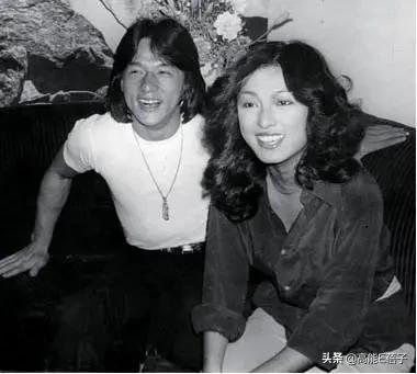 她对已逝男友的感情，还需要一纸婚书证明？