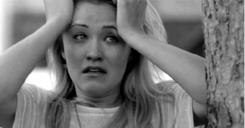 美女一条腿“暴涨”还发红发烫，只因吃了……姑娘们千万别为“大姨妈”乱吃这种药！