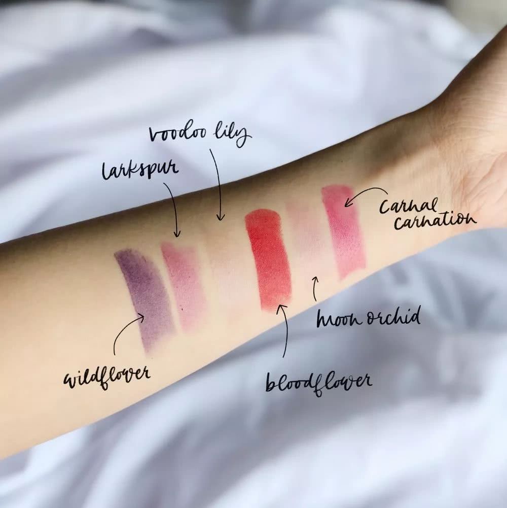 这个牌子出什么都火到断货，女生必须入一个