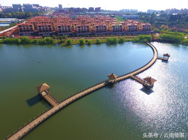 当房价大面积抛售潮会发生什么,金湖盛景别墅