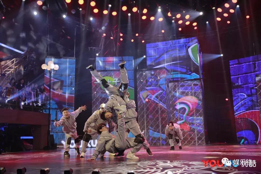 这就是街舞总决赛上的一场舞蹈,这就是街舞第五季的四位队长舞蹈