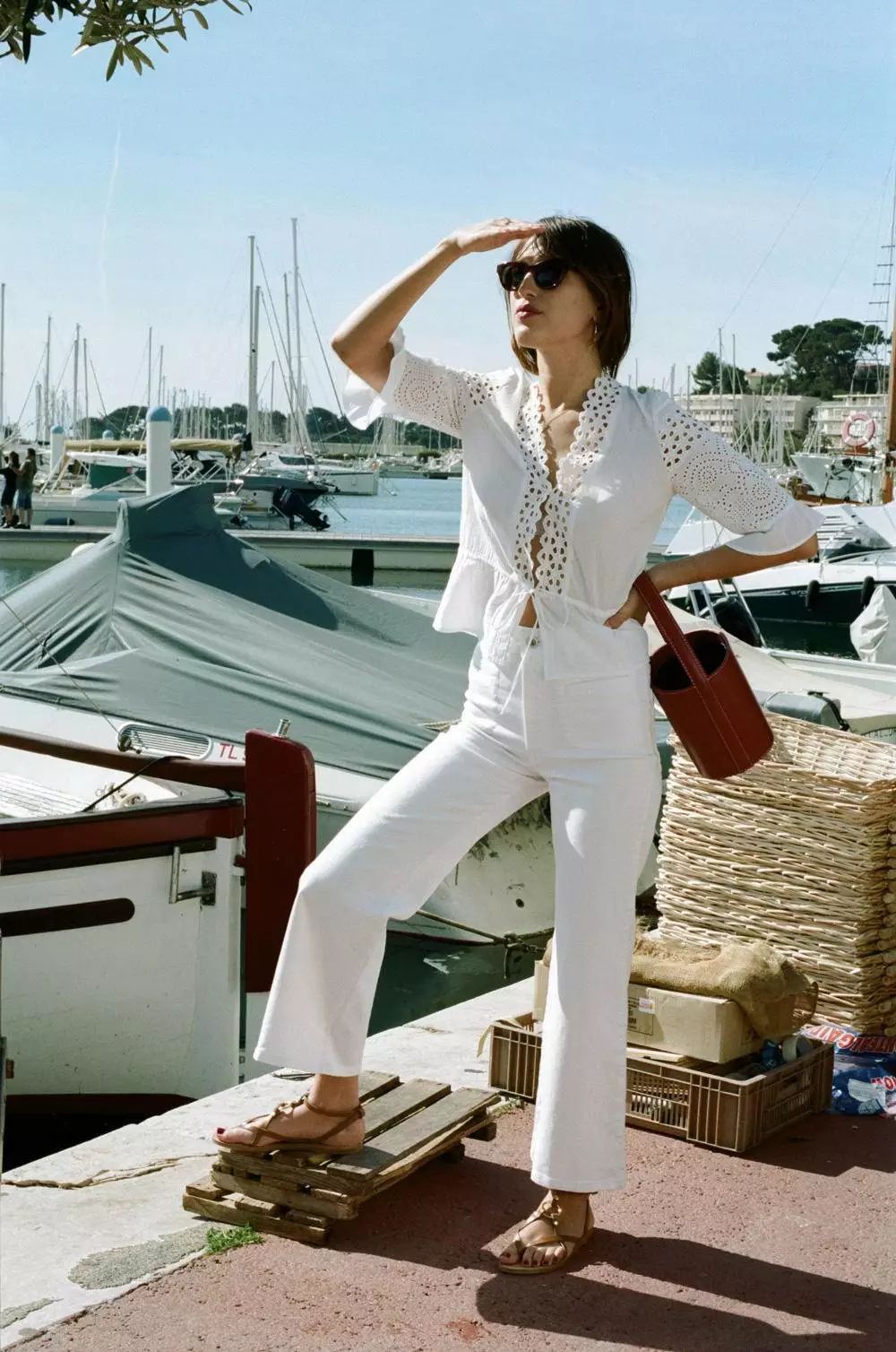 圆脸方脸不好看？是你领子没选对！陈妍希的包子脸秒变“土包子”