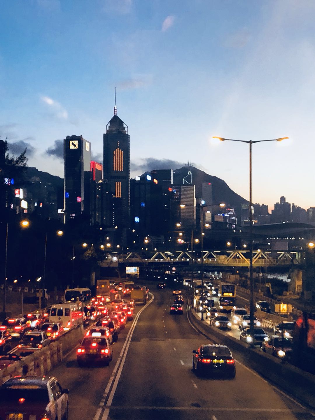 从金融小白到基金持证达人怎么走,香港保险的经历和发展历程