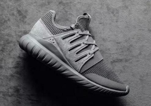 阿迪有什么鞋子和yeezy一样,adidasyeezy是夏天穿的还是冬天