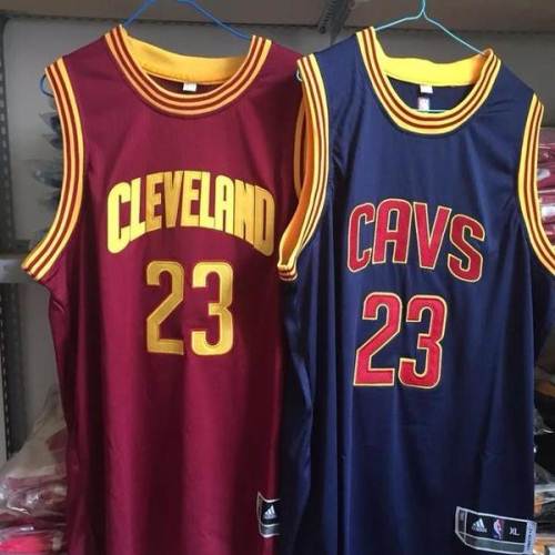 NBA装备到底价值几何？定制面具价格最贵，正版球衣价格公道！